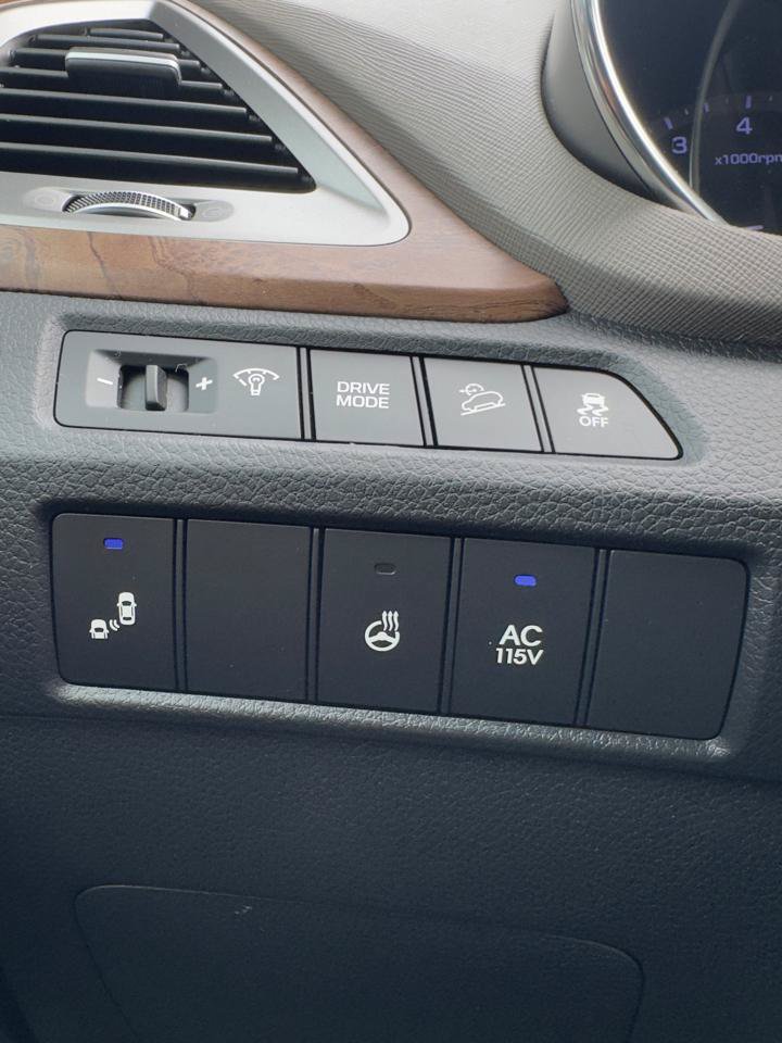 Used 2019 Hyundai Santa Fe XL FWD image 17