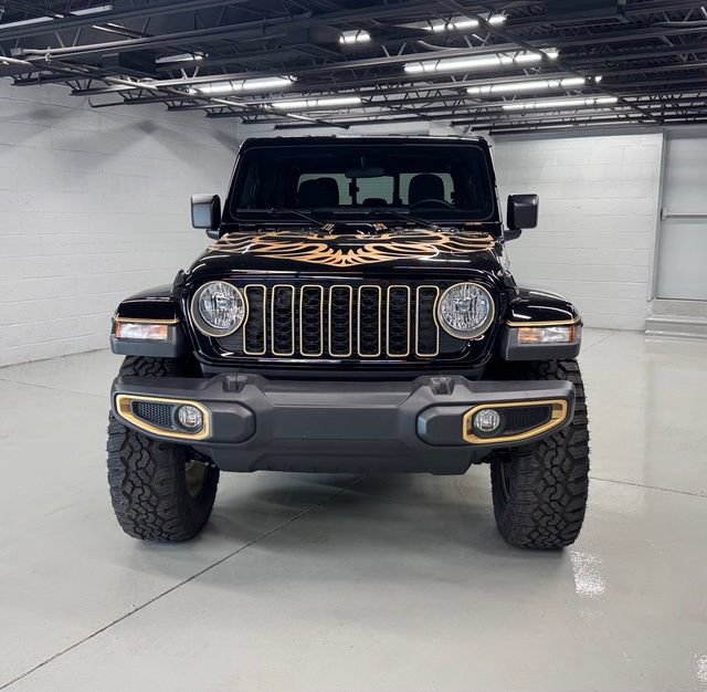 Used 2025 Jeep Gladiator Sport AWD/4WD image 9
