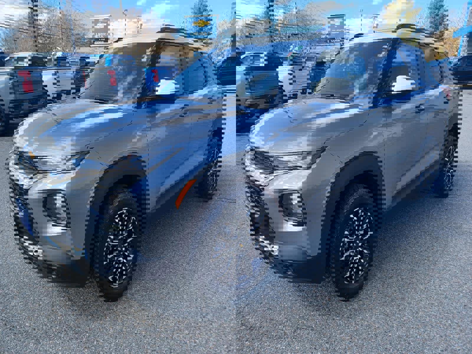 Used 2023 Chevrolet TrailBlazer ACTIV w/ Sun and Liftgate Package image 1