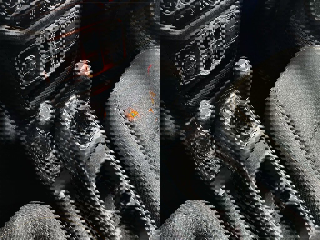 Used 2024 Jeep Wrangler Sport S image 33