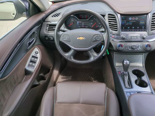 Used 2015 Chevrolet Impala LT w/ Convenience Package FWD image 19