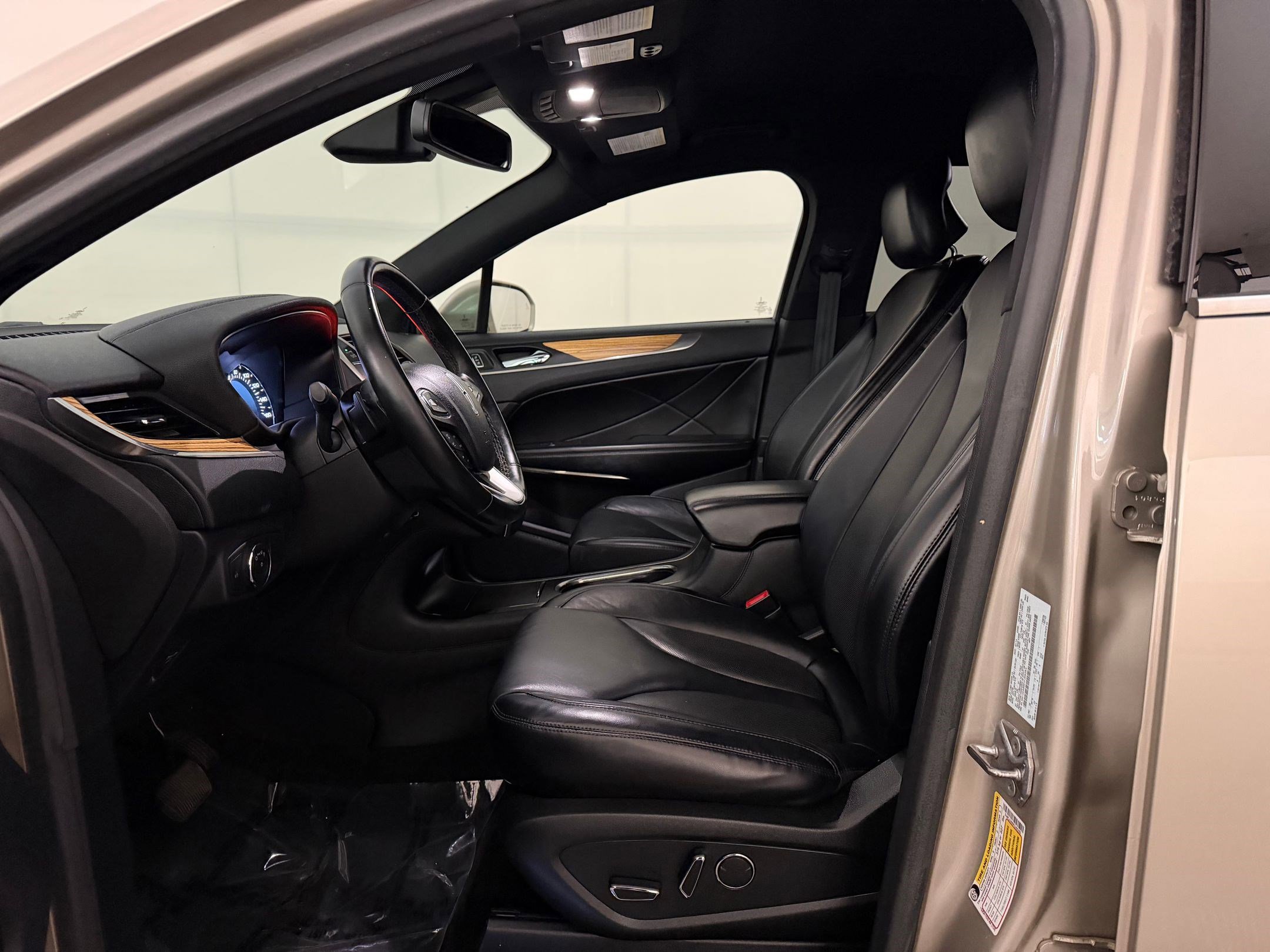 Used 2015 Lincoln MKC AWD w/ Equipment Group 101A Select image 5
