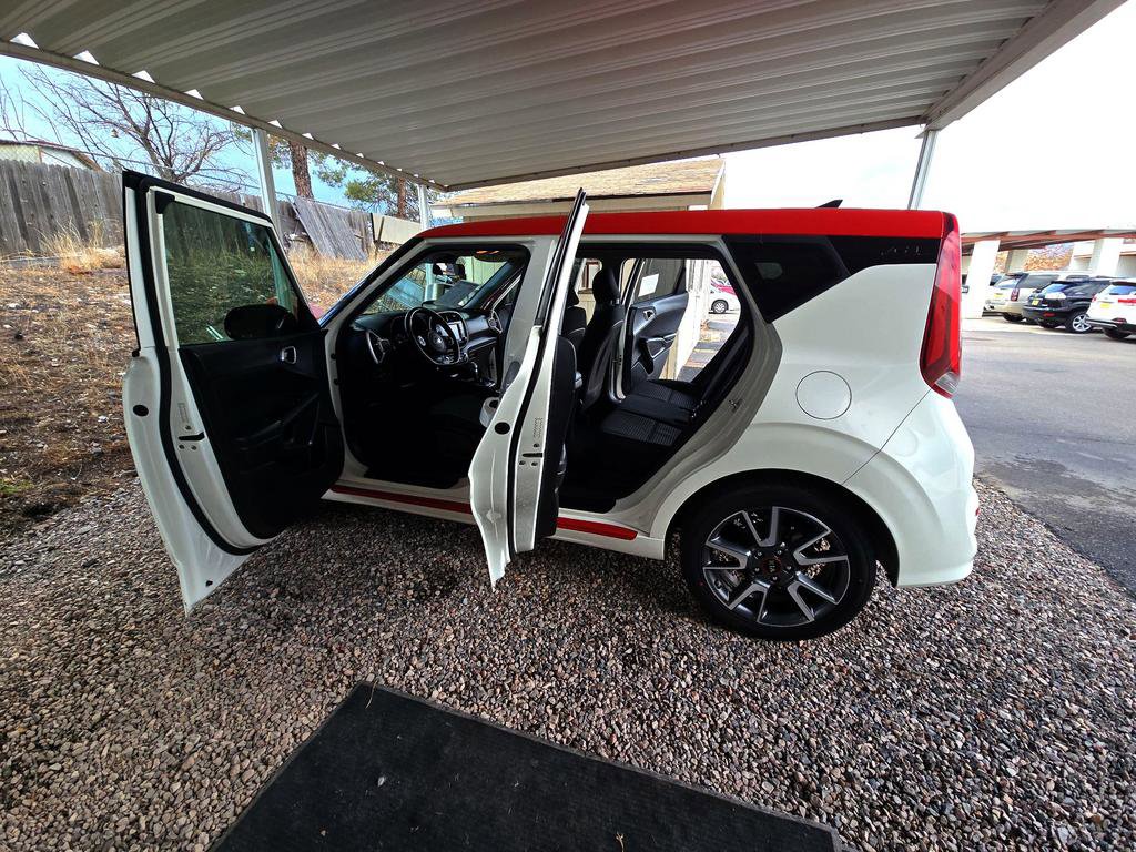 Used 2020 Kia Soul GT-Line FWD image 23