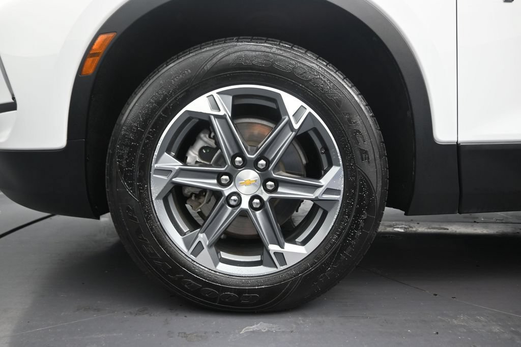 Used 2024 Chevrolet Blazer LT FWD image 10