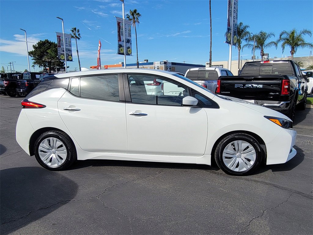 Used 2023 Nissan Leaf S image 31