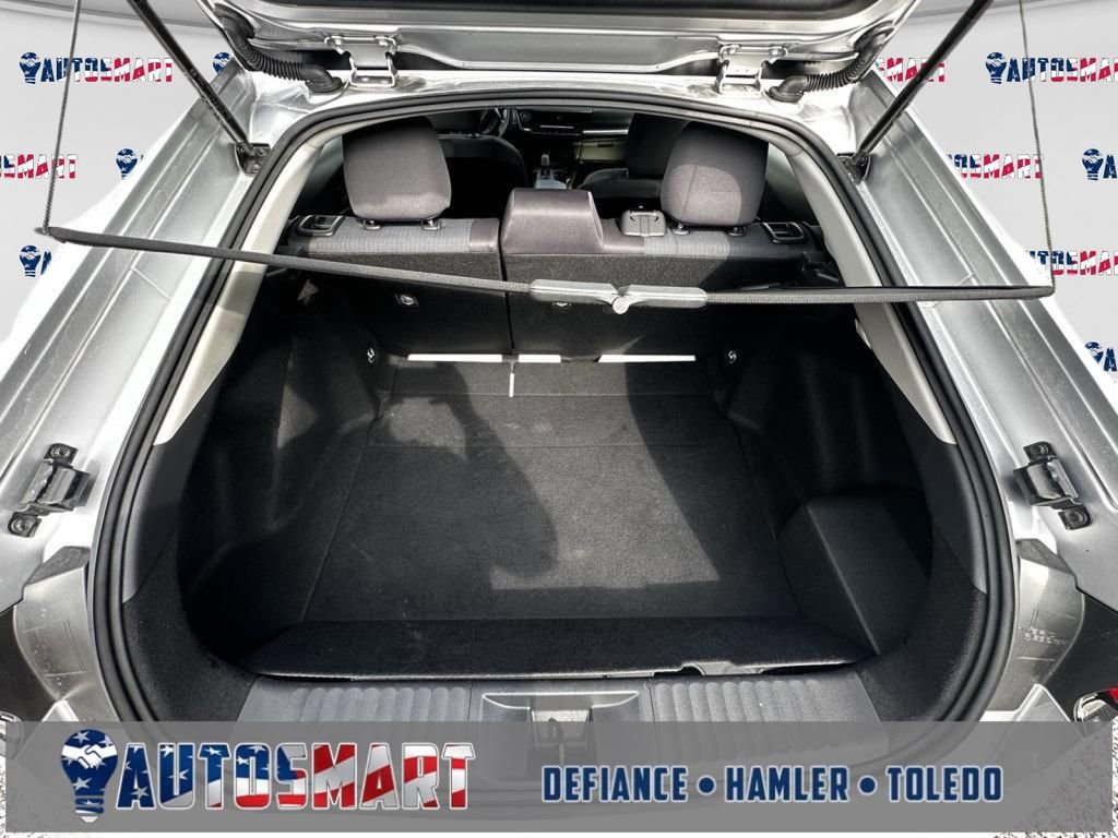 Used 2024 Toyota Prius LE image 11