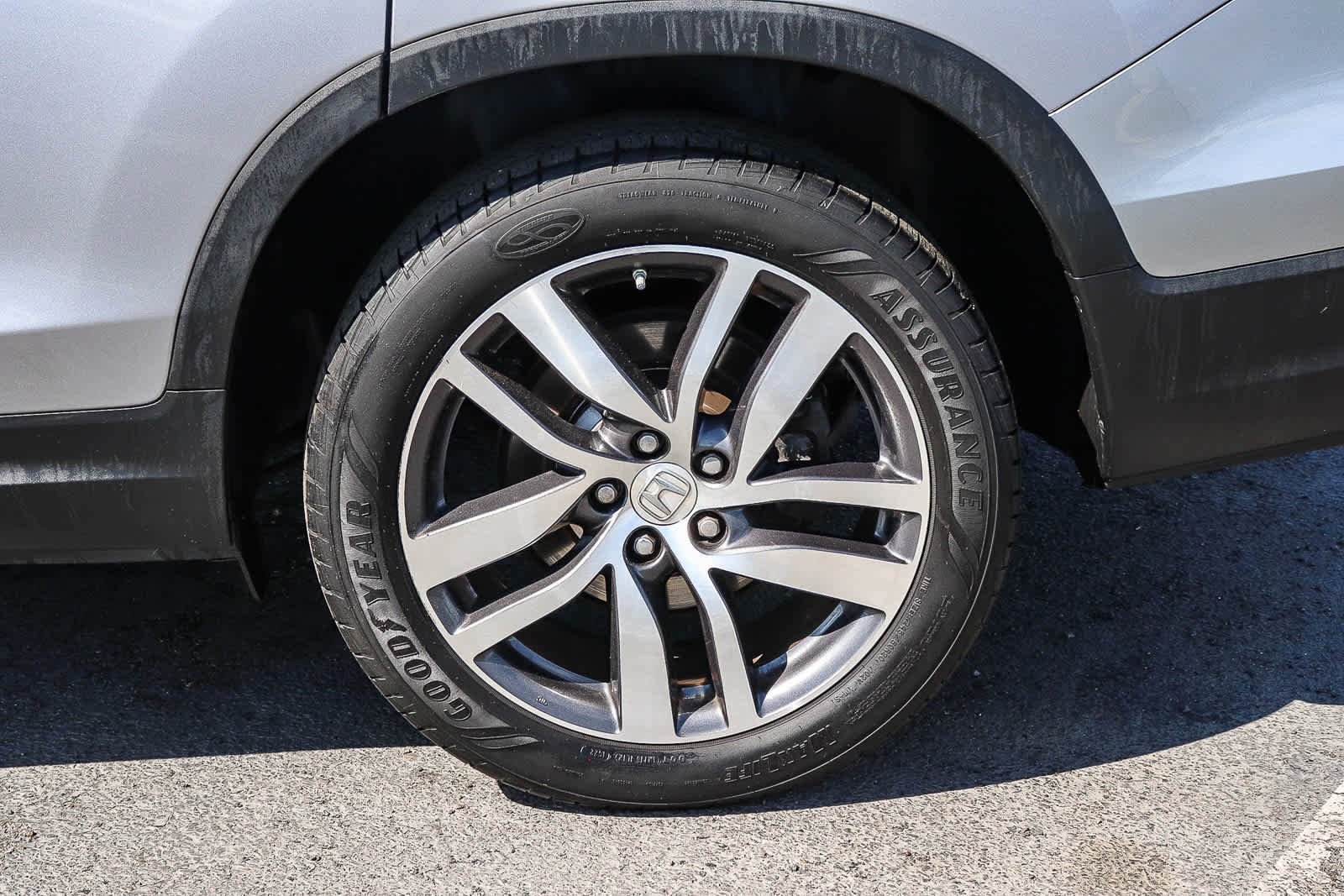Used 2017 Honda Pilot Touring image 11
