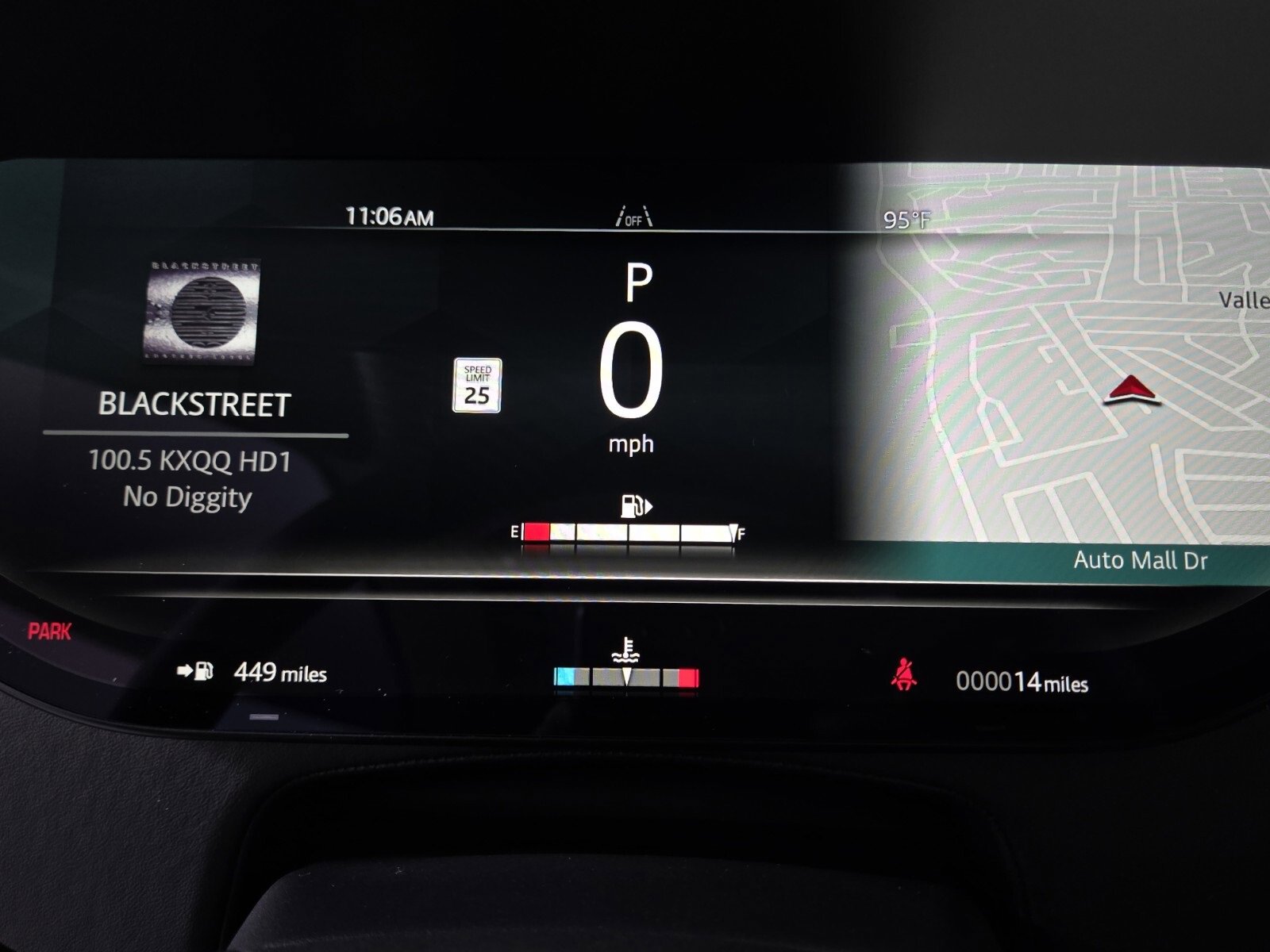 New 2025 Land Rover Range Rover Long Wheelbase SE image 32