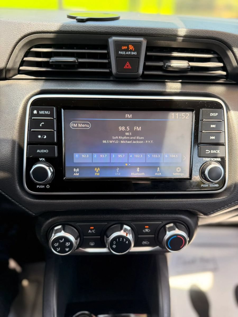 Used 2021 Nissan Versa S FWD image 11