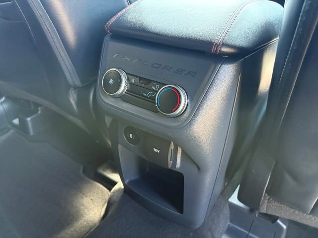 Used 2025 Ford Explorer ST-Line w/ ST-Line Street Pack AWD/4WD image 29