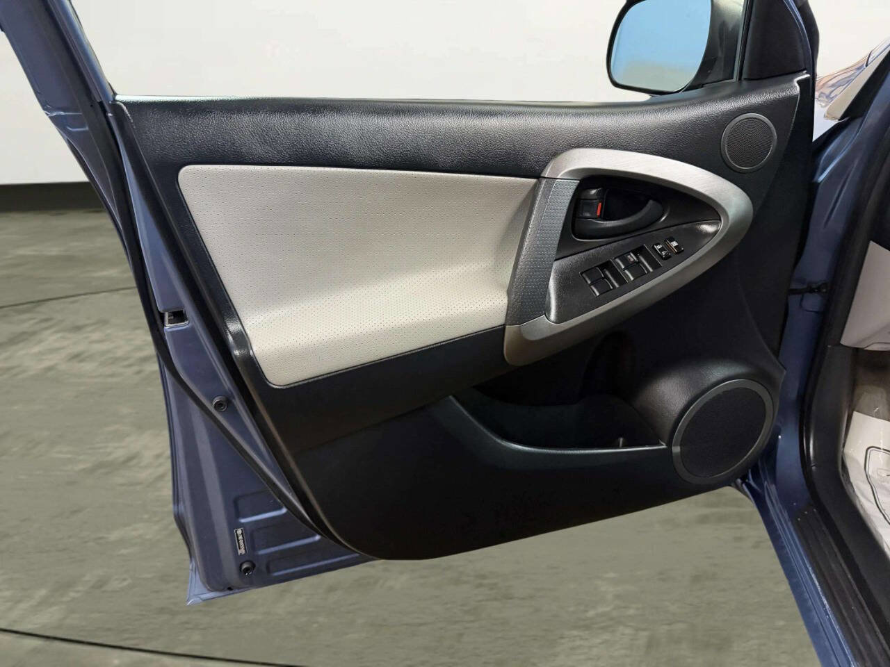 Used 2012 Toyota RAV4 Limited w/ Premium Plus Value Pkg image 14