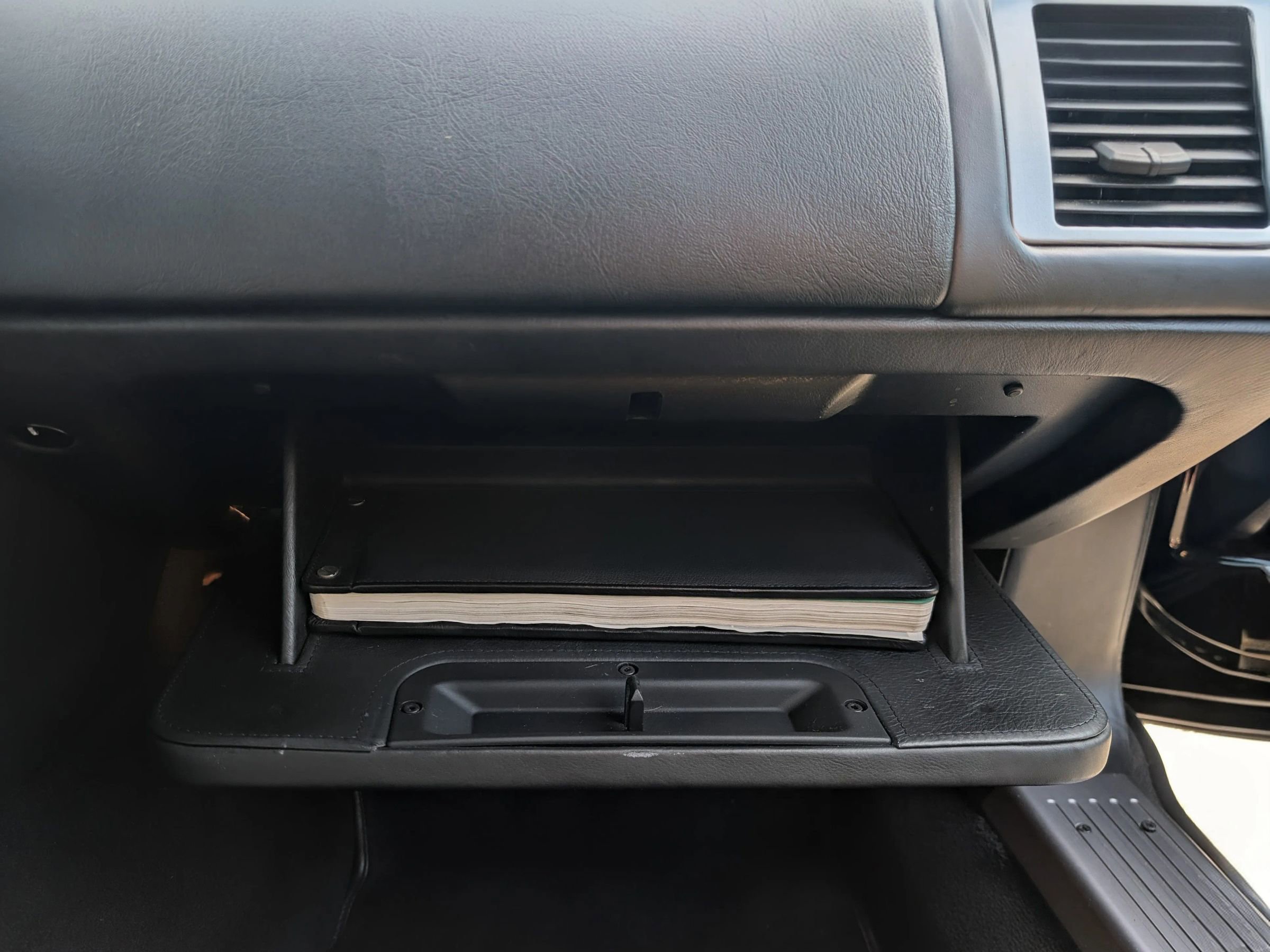 Used 2005 Aston Martin DB9 Volante image 66