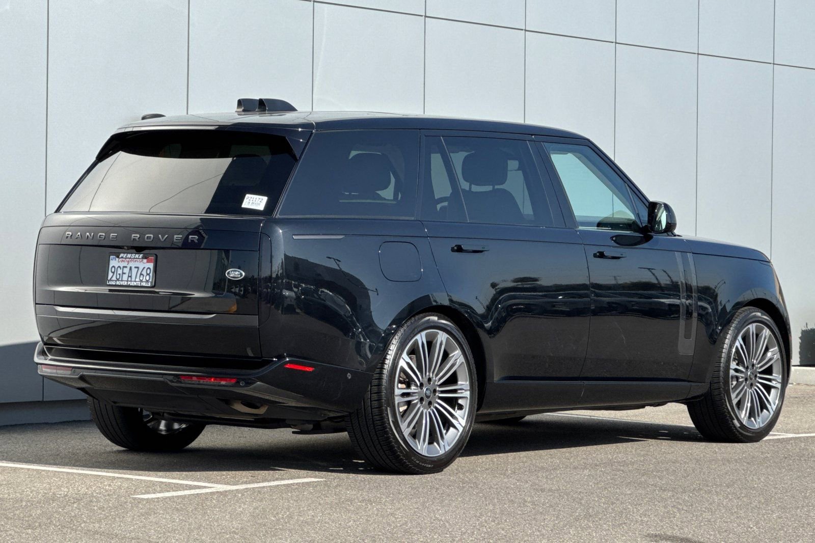 Certified 2023 Land Rover Range Rover Long Wheelbase SE AWD/4WD image 5