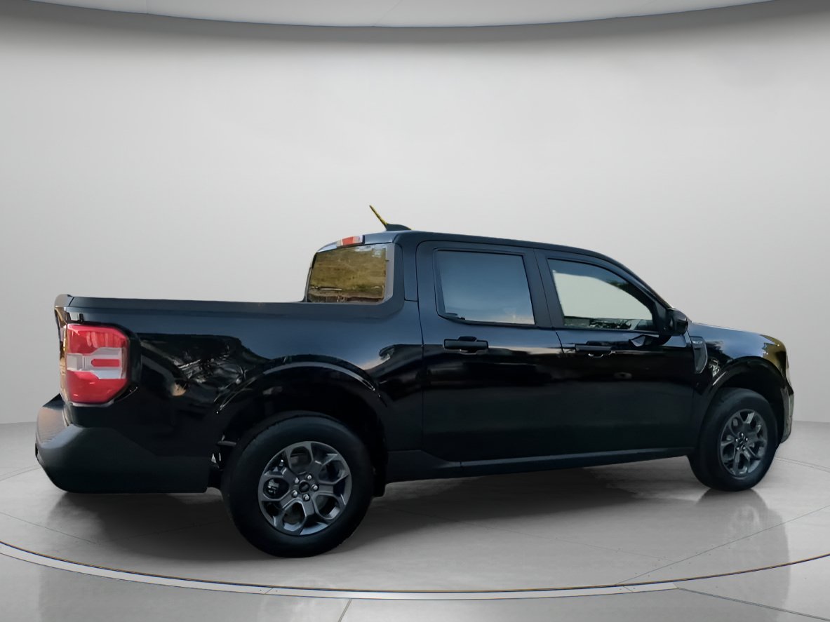 New 2026 Ford Maverick XLT w/ XLT Luxury Package FWD image 32