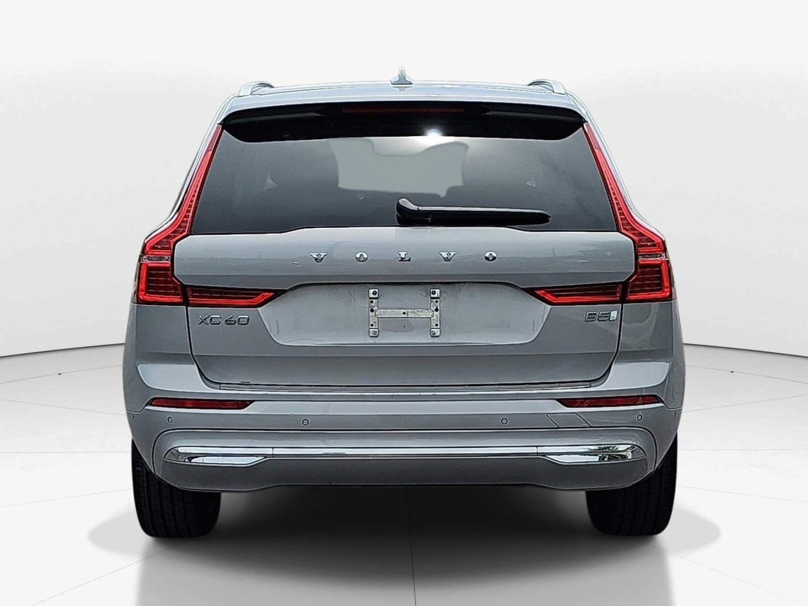 Used 2023 Volvo XC60 B5 Plus w/ Protection Package Premier FWD image 5