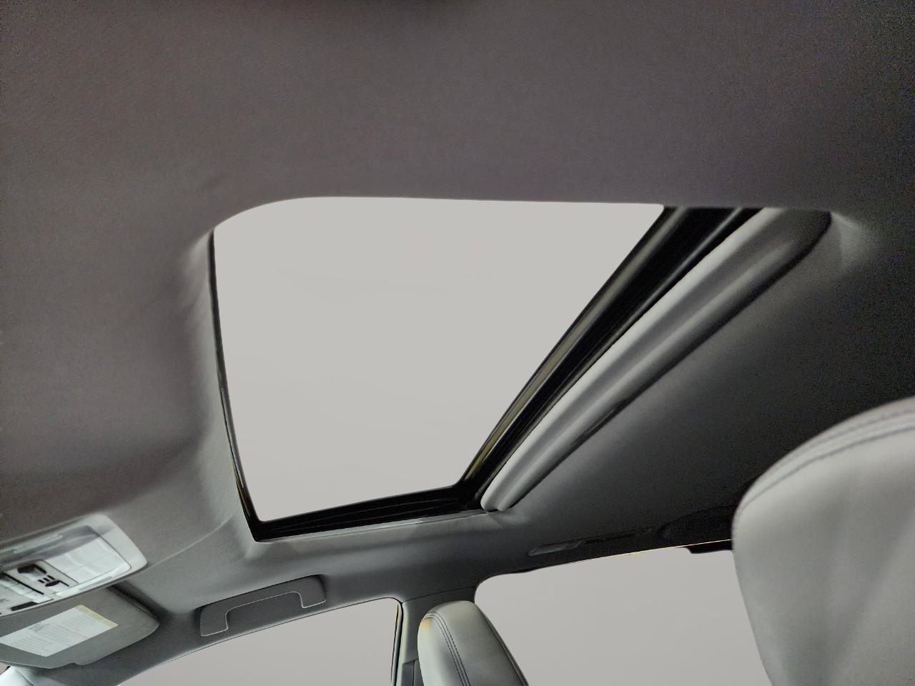 Used 2019 Toyota Highlander XLE AWD/4WD image 14