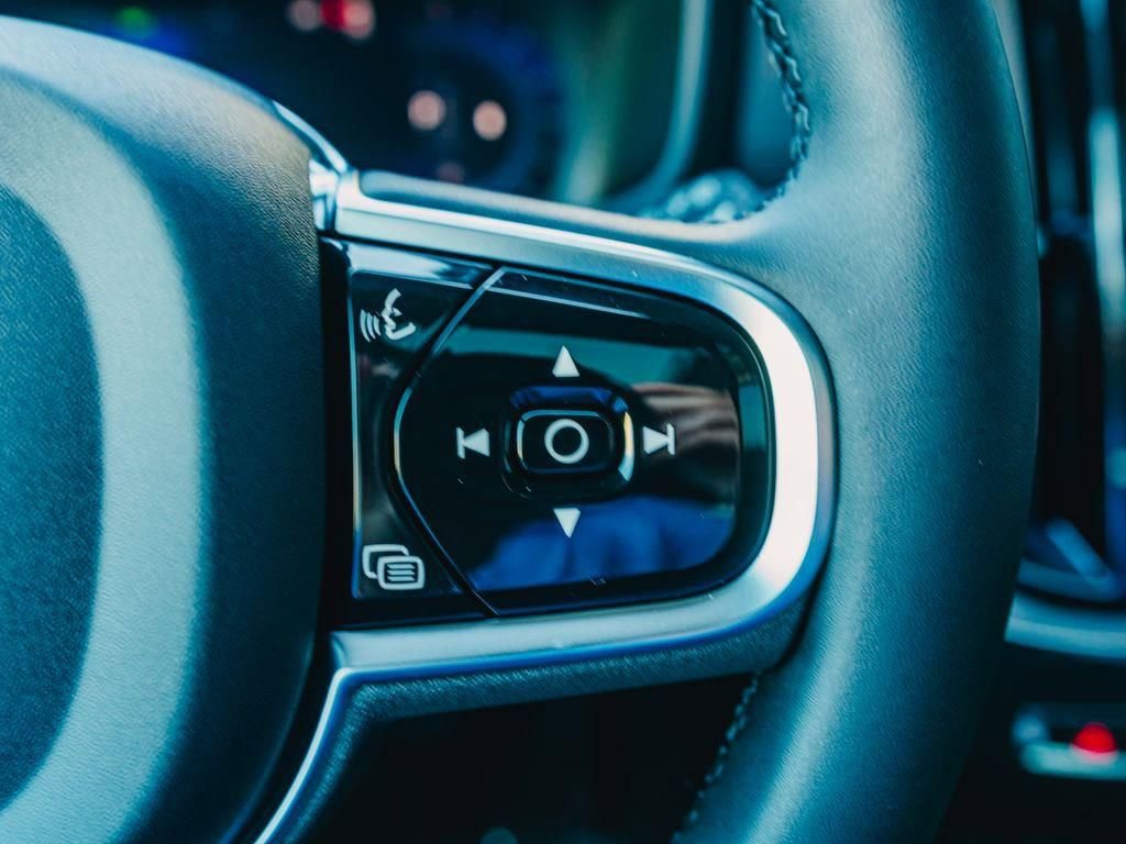 New 2025 Volvo V60 B5 Cross Country Plus w/ Protection Package Premier AWD/4WD image 17