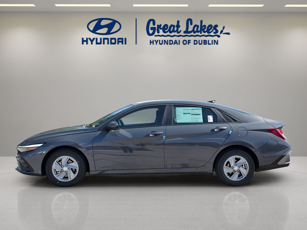 New 2026 Hyundai Elantra SE FWD image 2