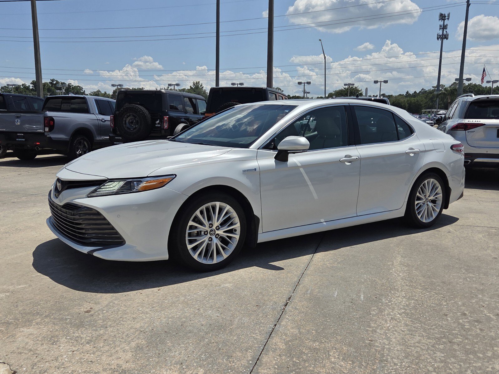 Used 2018 Toyota Camry XLE w/ Audio Package FWD image 3