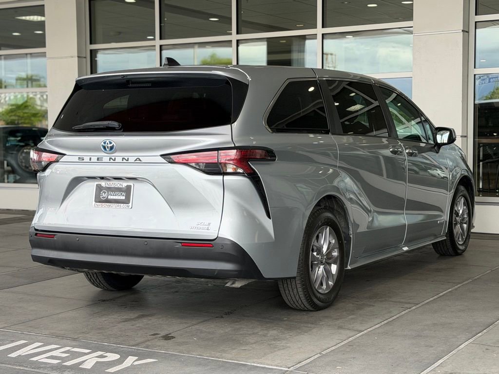 Certified 2021 Toyota Sienna XLE FWD image 15