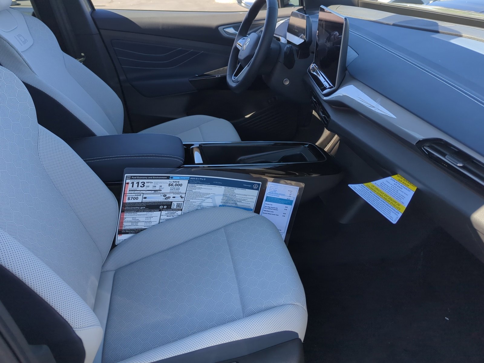 New 2025 Volkswagen ID.4 Pro S RWD image 18