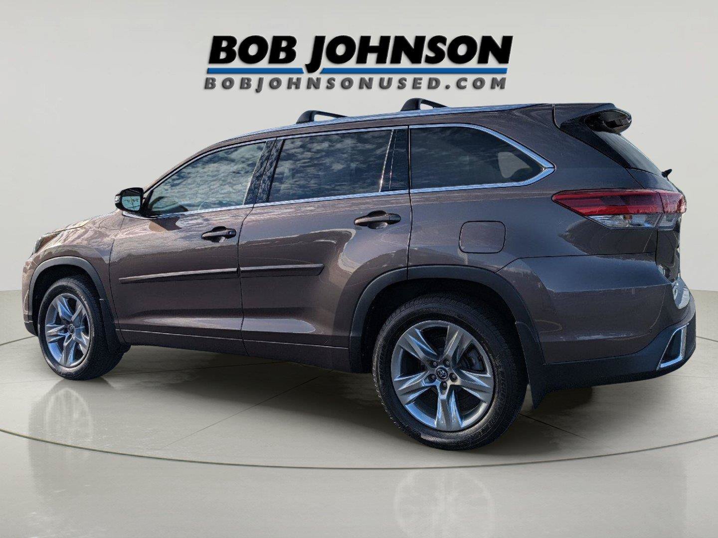 Used 2019 Toyota Highlander Limited AWD/4WD image 4