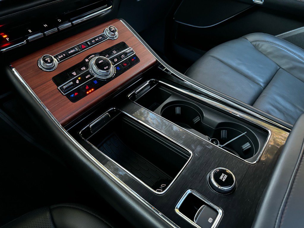 Used 2023 Lincoln Aviator Reserve w/ Jet Package image 15