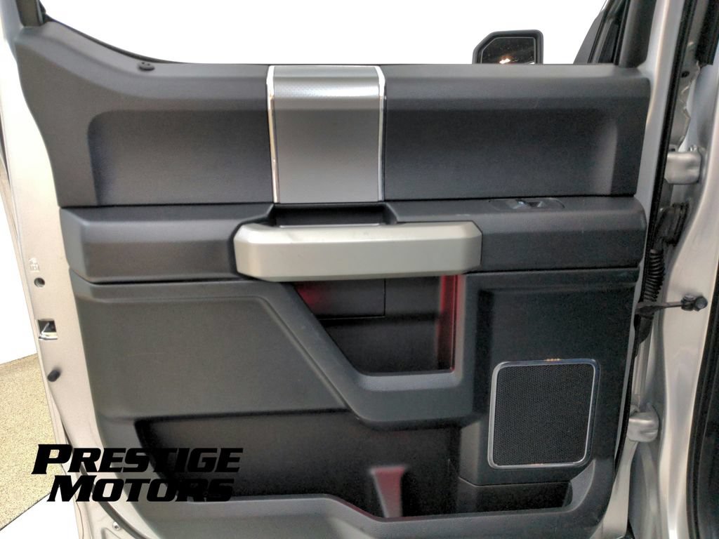 Used 2016 Ford F150 Lariat w/ Equipment Group 502A Luxury AWD/4WD image 30