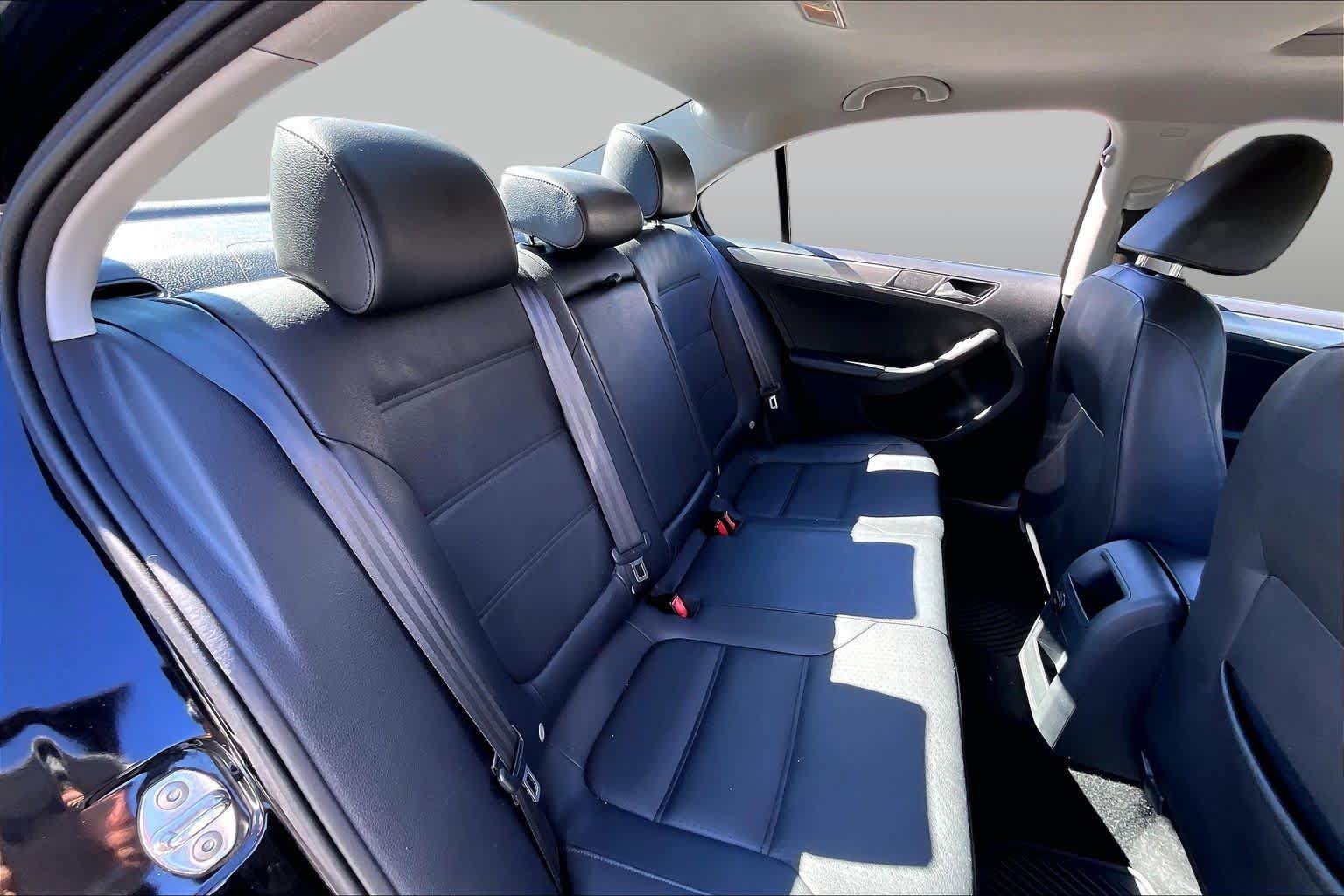 Used 2015 Volkswagen Jetta SE FWD image 20