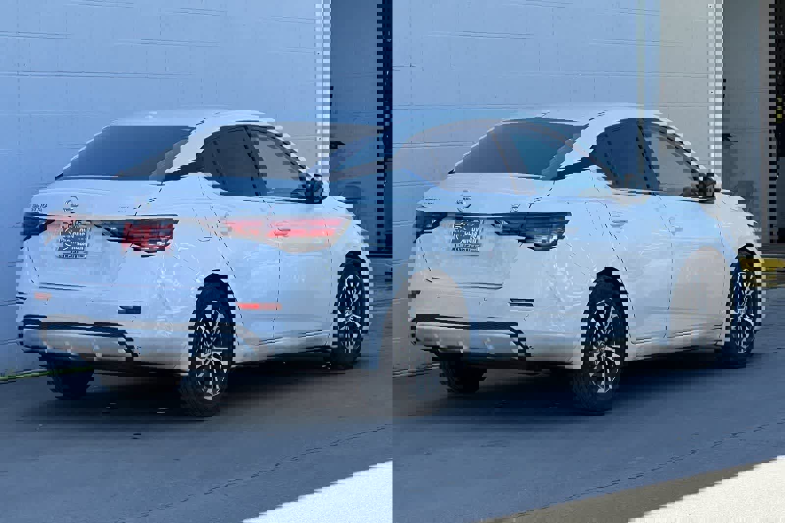 Used 2021 Nissan Sentra SV image 3