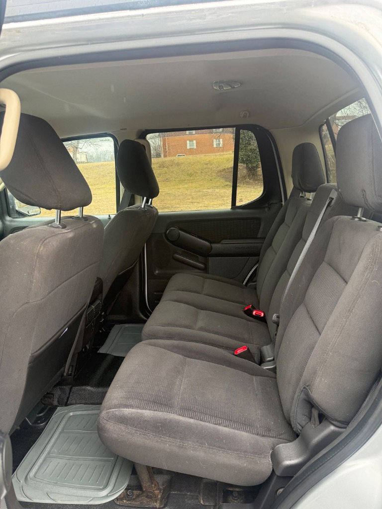 Used 2010 Ford Explorer Sport Trac XLT image 19