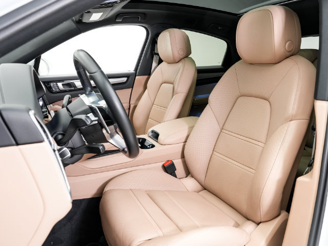 Certified 2023 Porsche Cayenne Platinum Edition AWD/4WD image 5