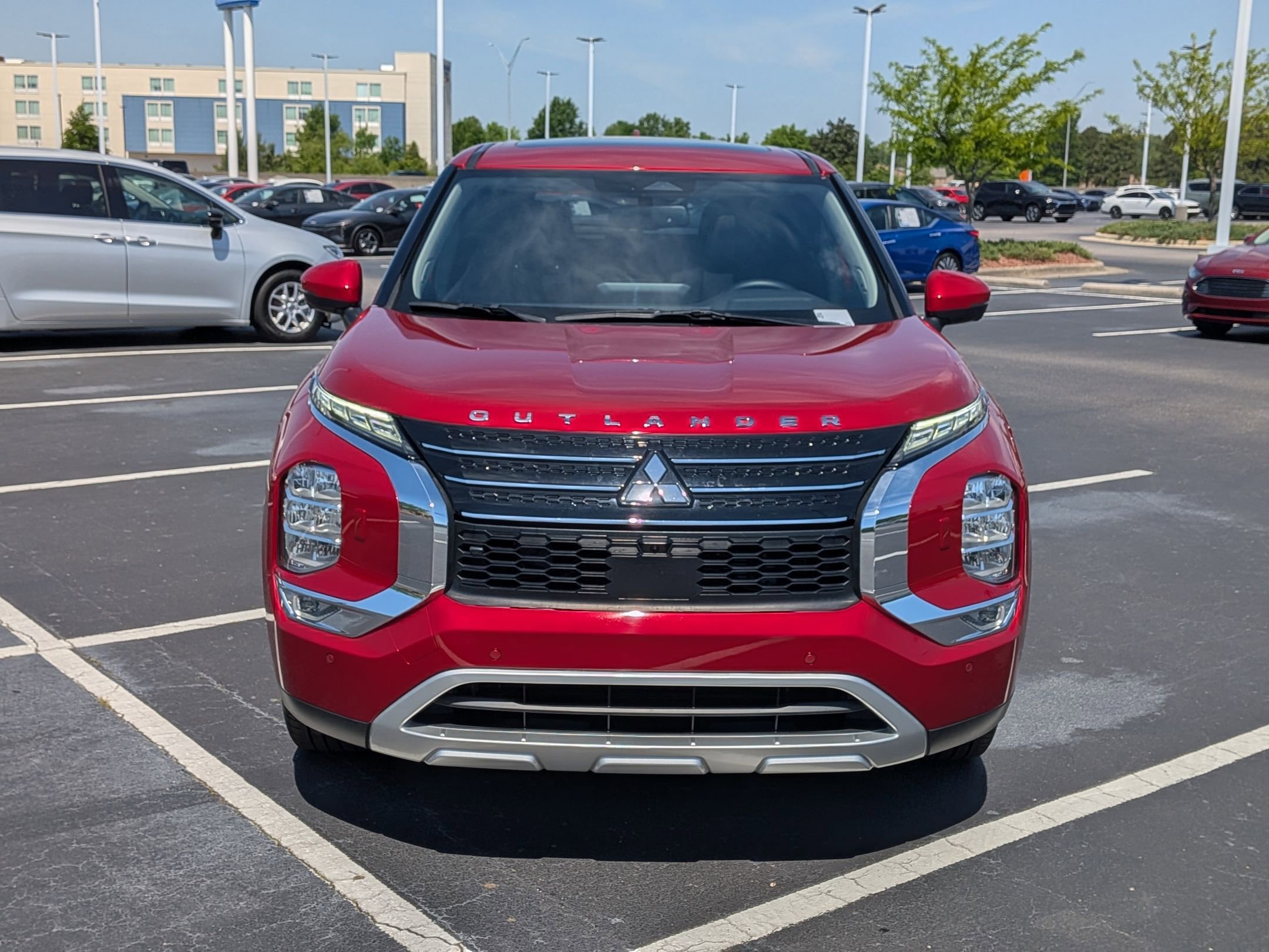 Used 2023 Mitsubishi Outlander SE image 8