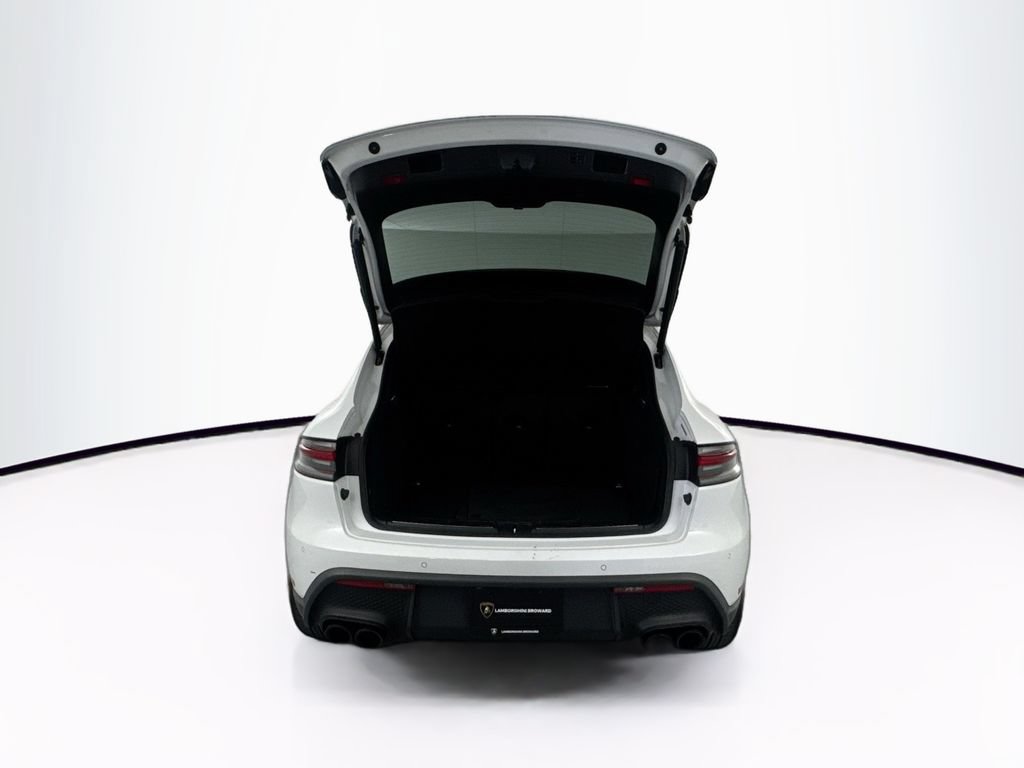 Used 2023 Porsche Macan Turbo AWD/4WD image 30