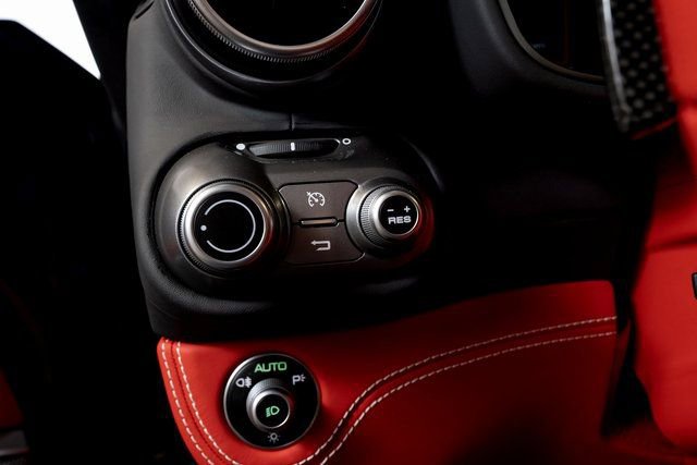 Certified 2019 Ferrari Portofino image 38