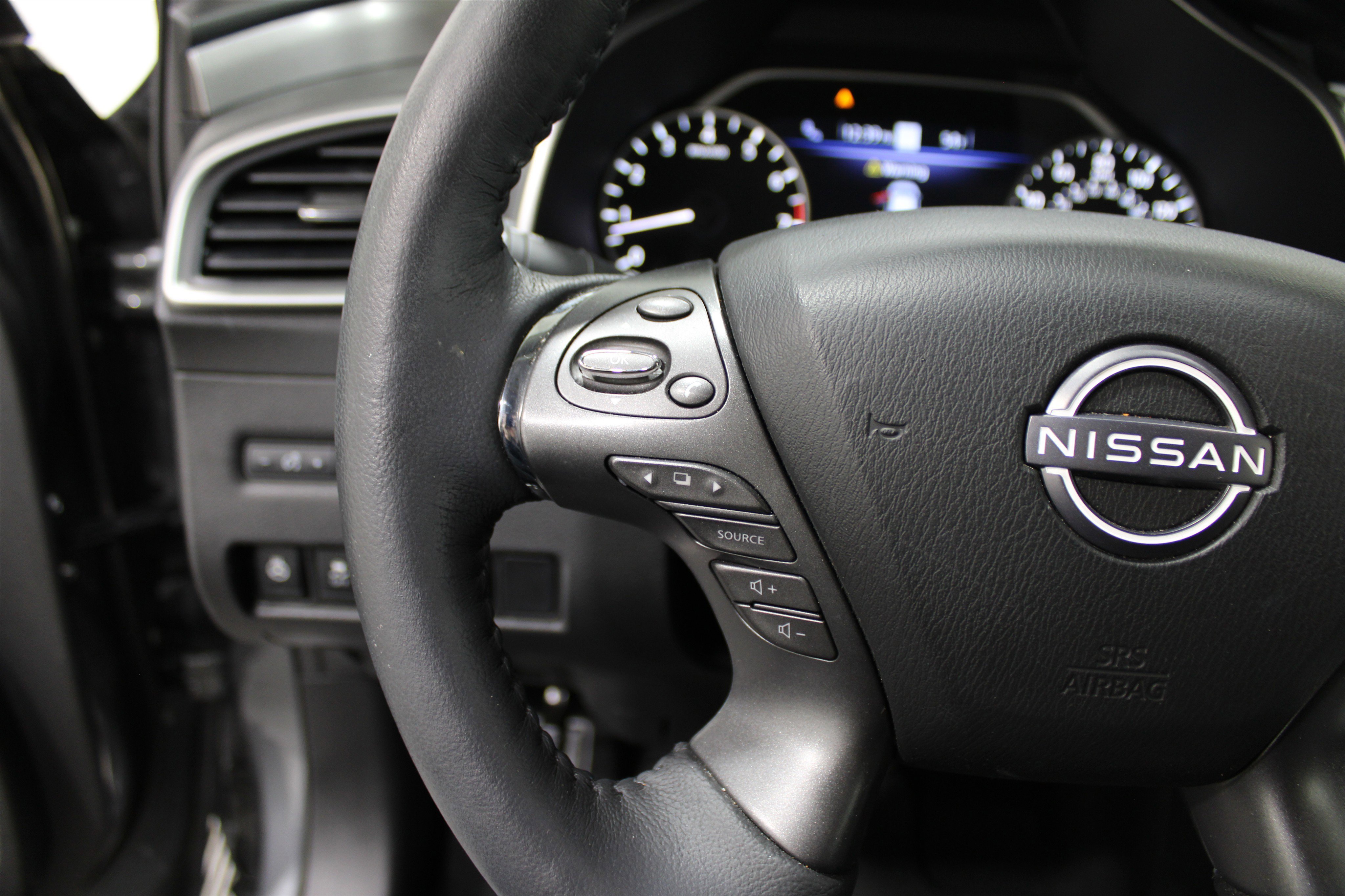 Used 2023 Nissan Murano SL w/ SL Moonroof Package image 12