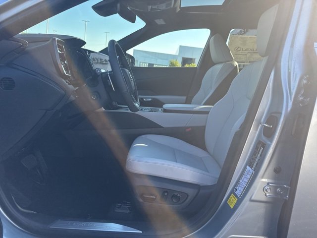 New 2025 Lexus RX 350h w/ Convenience Package image 16