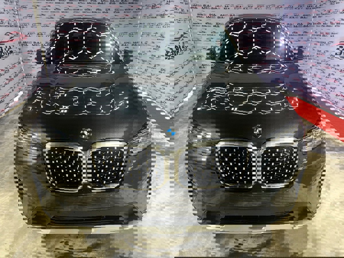 Used 2023 BMW X4 xDrive30i w/ Parking Assistance Package image 4