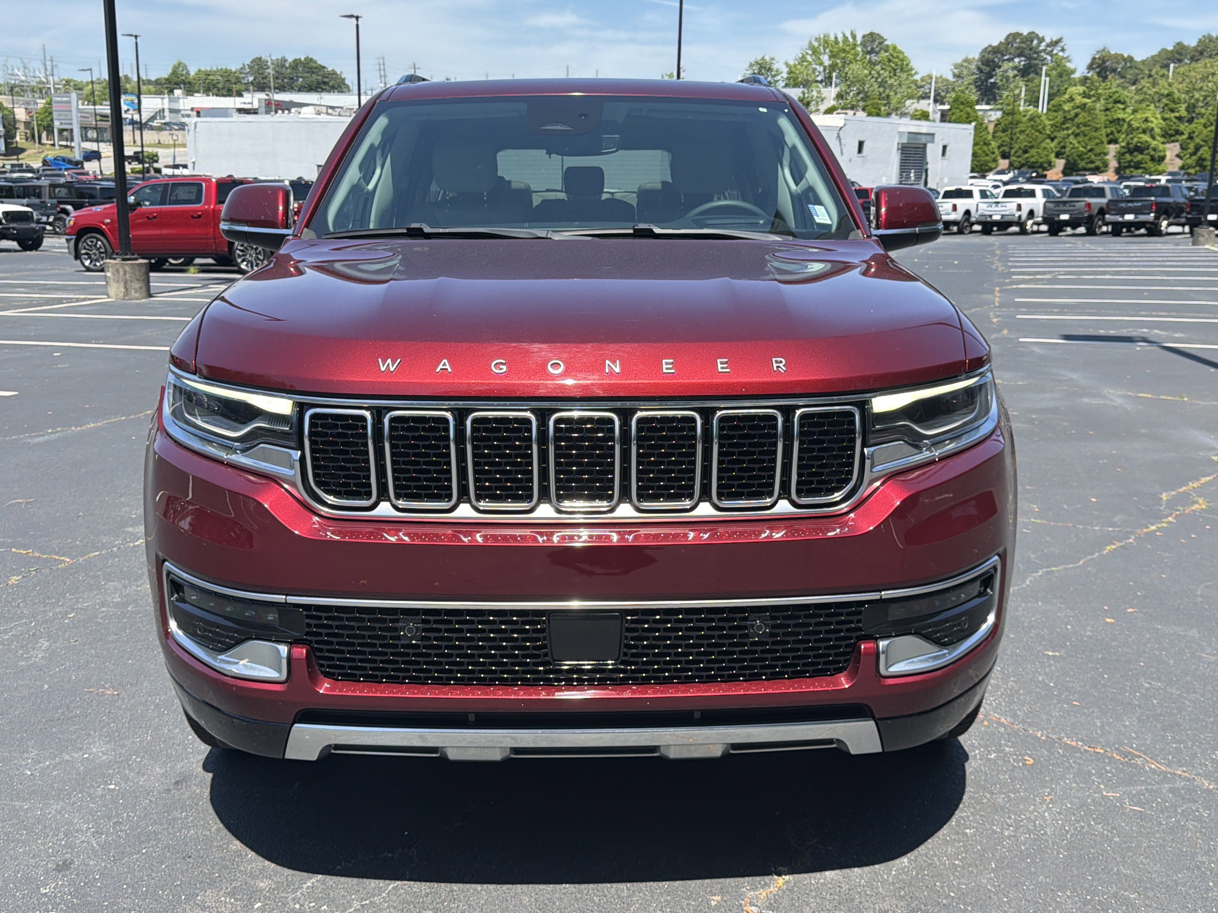 Used 2022 Jeep Wagoneer Series III w/ Premium Group I AWD/4WD image 3