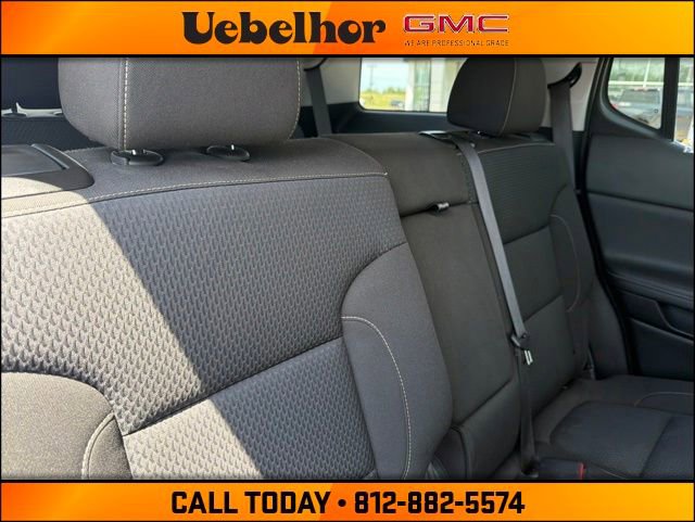Used 2023 GMC Acadia SLE w/ Driver Convenience Package FWD image 4