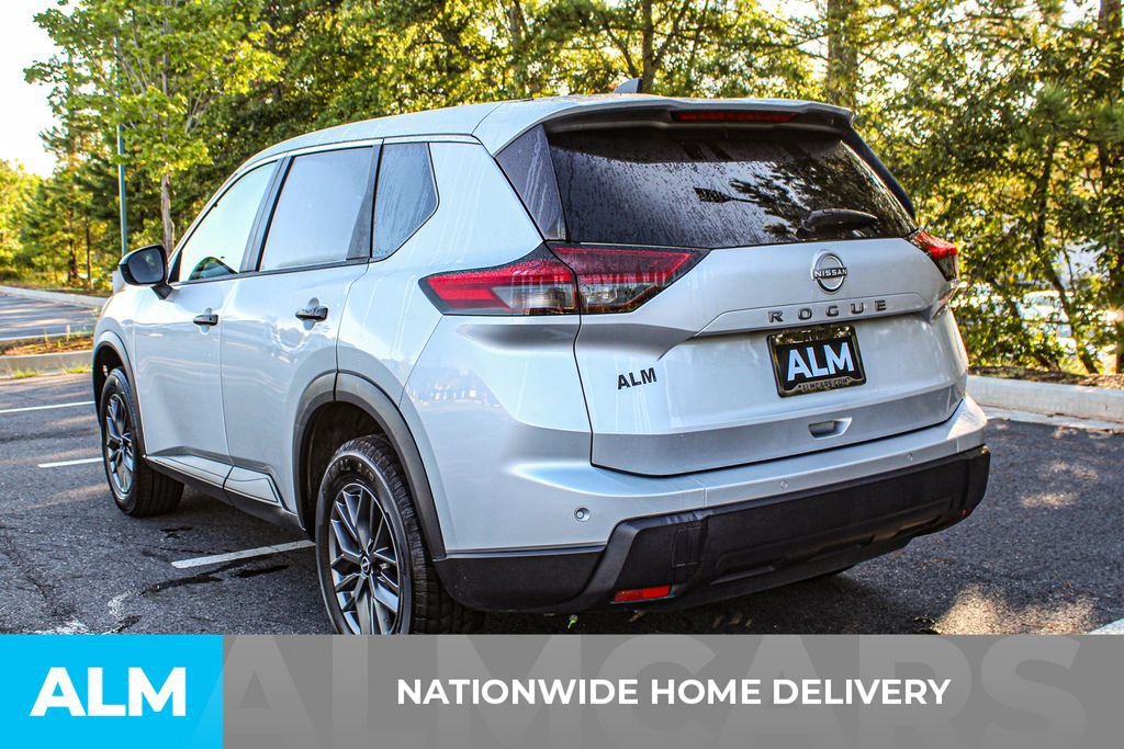 Used 2024 Nissan Rogue S FWD image 4