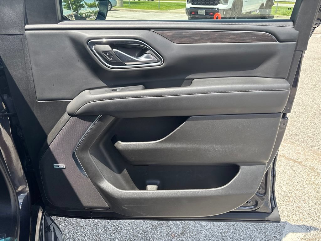 Used 2024 Chevrolet Suburban LT AWD/4WD image 48