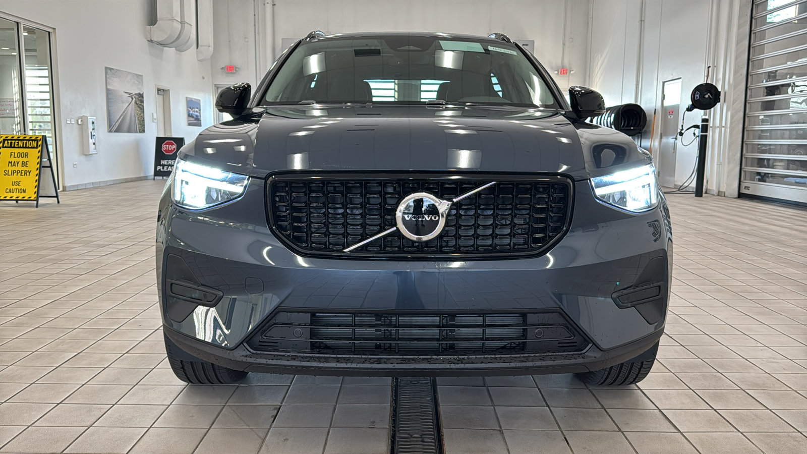 New 2026 Volvo XC40 B5 Core w/ Climate Package AWD/4WD image 10