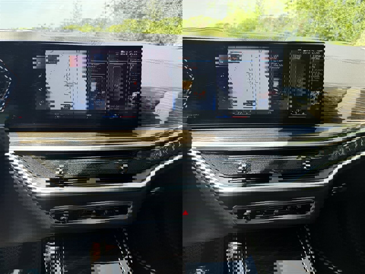 Used 2023 BMW X7 xDrive40i w/ Premium Package image 16