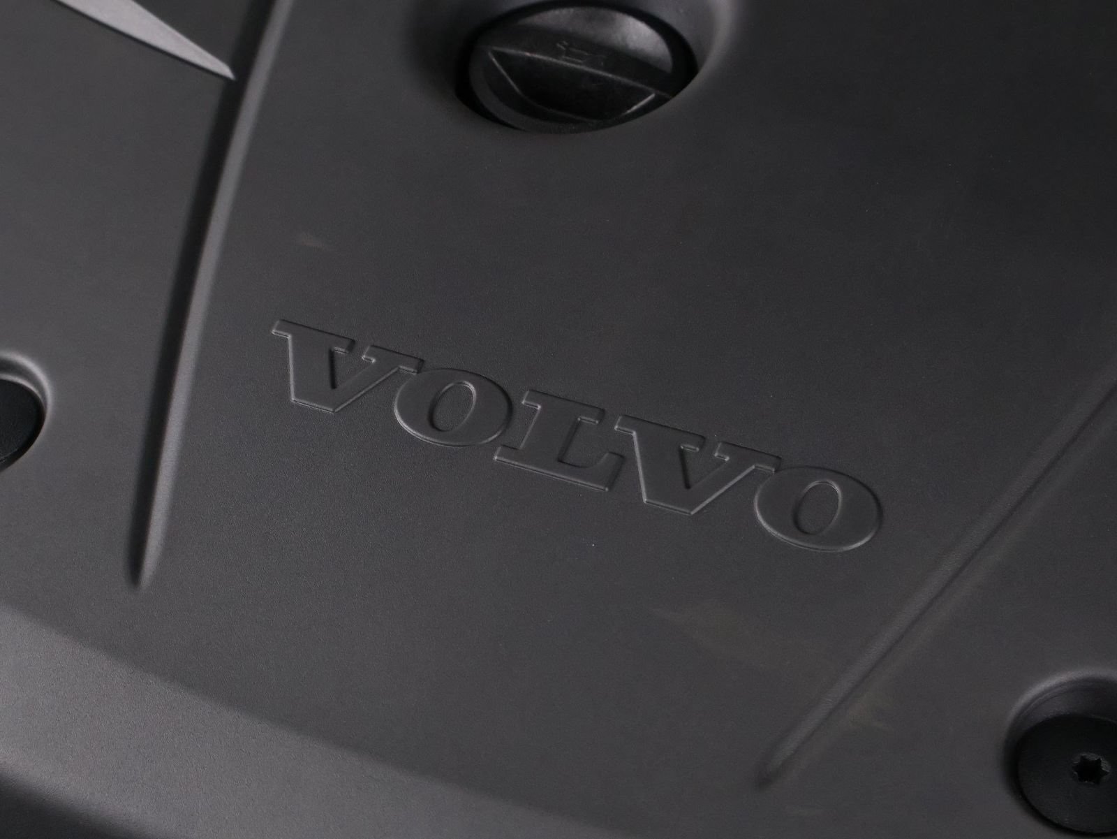 Certified 2024 Volvo S60 T8 Plus AWD/4WD image 25