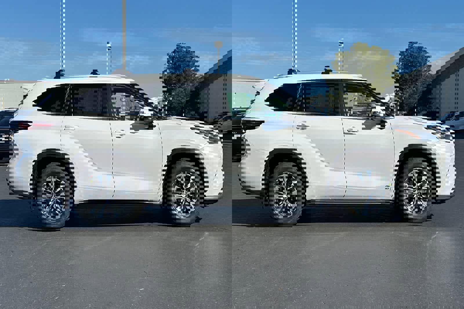 New 2026 Toyota Highlander XLE image 8