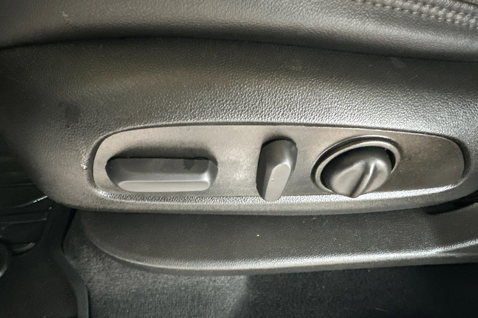 Used 2023 Chevrolet Traverse High Country w/ LPO, Floor Liner Package image 12