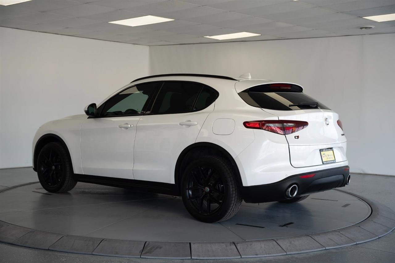 Used 2018 Alfa Romeo Stelvio Ti Sport AWD/4WD image 5