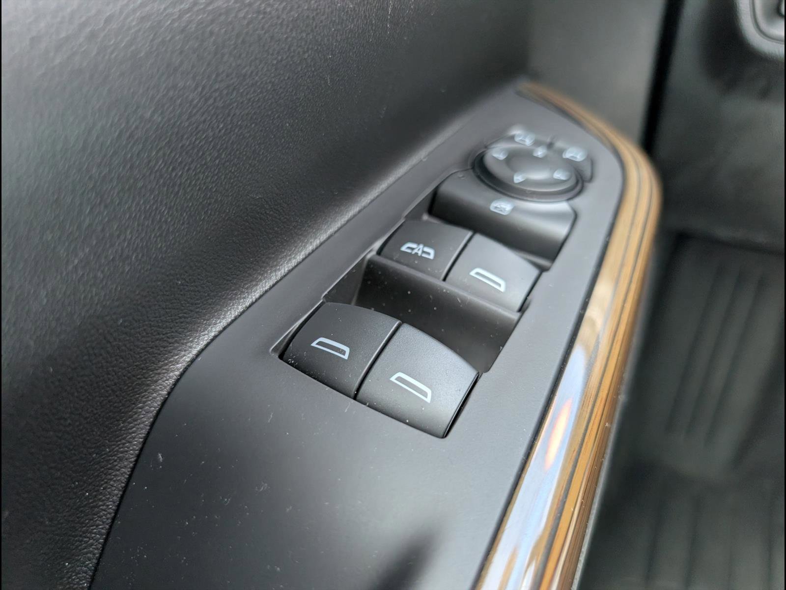 Used 2022 GMC Acadia SLE w/ Driver Convenience Package image 18