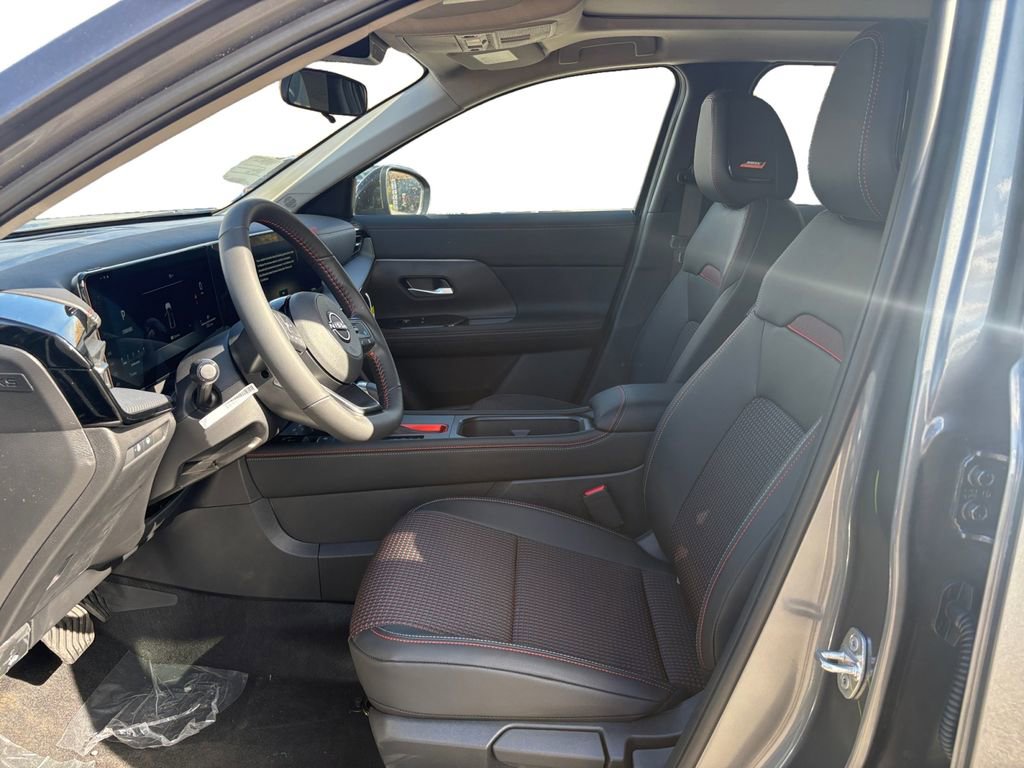 New 2026 Nissan Kicks SR w/ SR Premium Package image 9